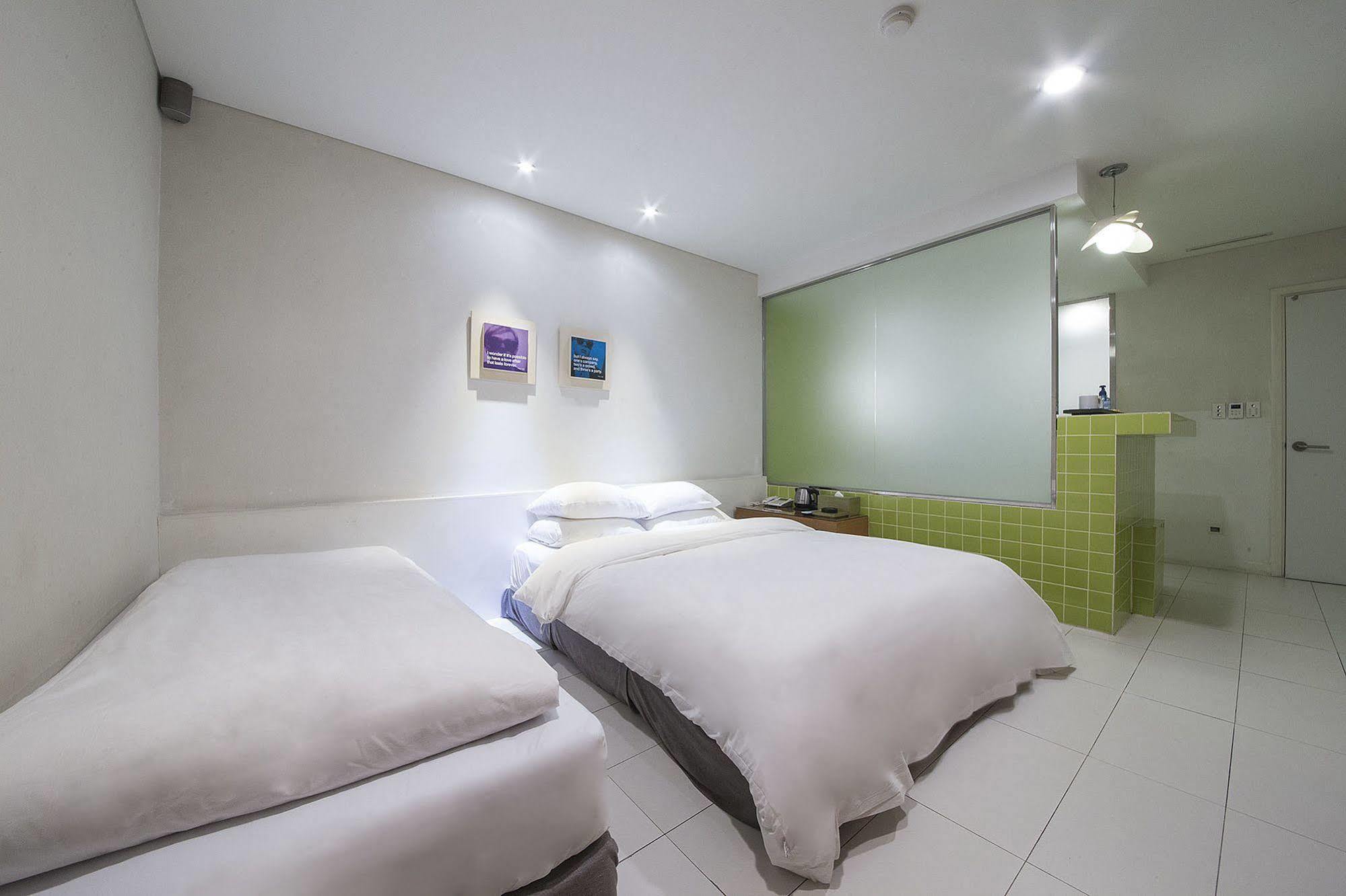 Mate Hotel Seoul Gimpo Exterior photo