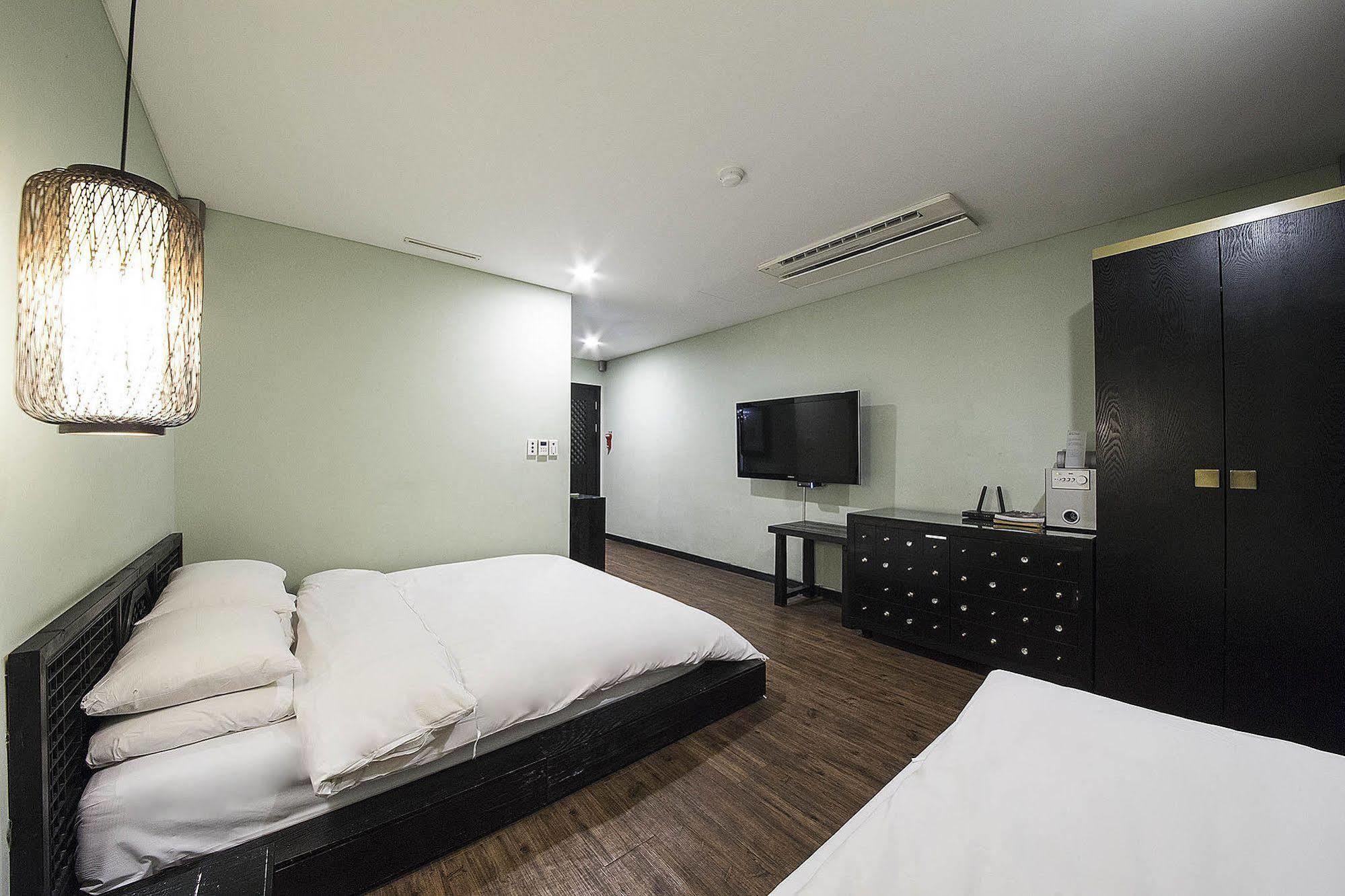 Mate Hotel Seoul Gimpo Exterior photo