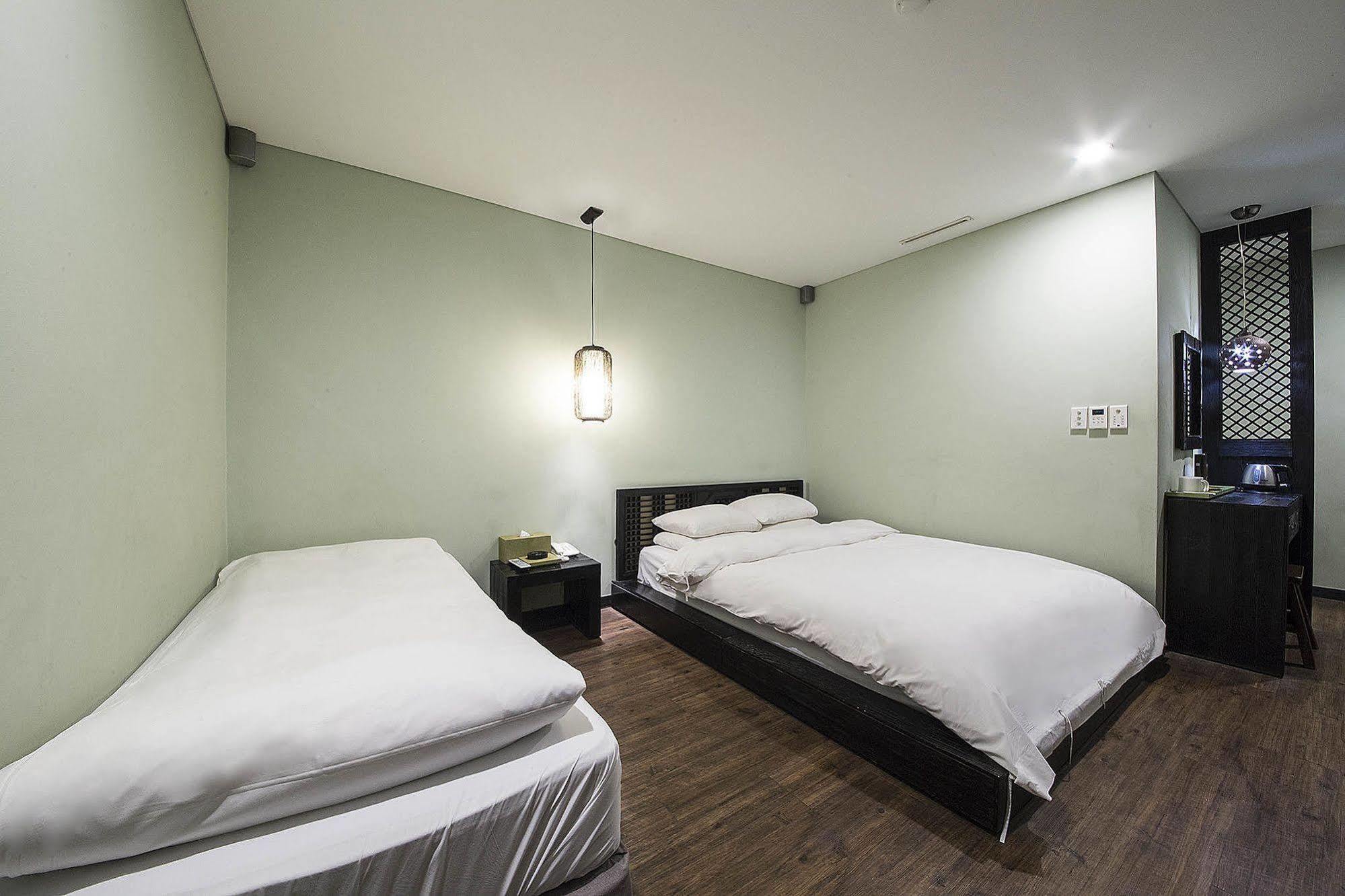 Mate Hotel Seoul Gimpo Exterior photo